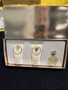 Versace Pour Femme Gift Trio - Cream & Gold